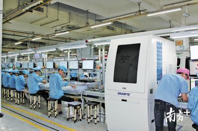 东莞 坚守先进制造业的“根”与“魂”——移动终端设备制造的崛起与坚守